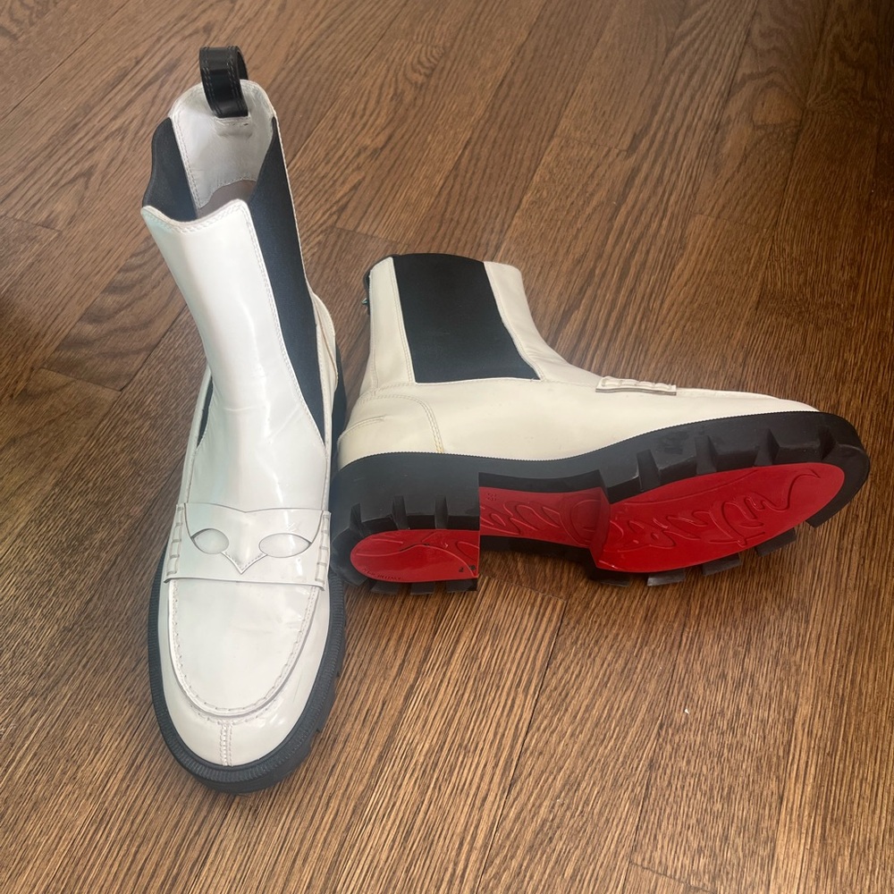 Stylish White and Black Men's Boots